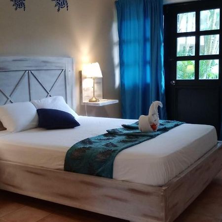 Hotel Bahia Punta Bonita ลาสแตร์เรนาส ภายนอก รูปภาพ