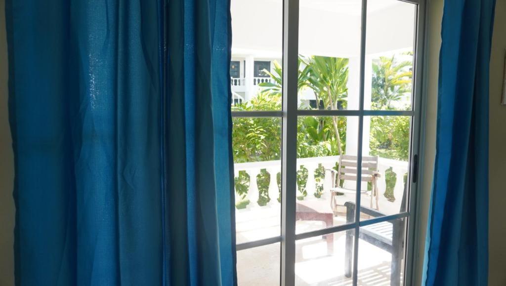 Hotel Bahia Punta Bonita ลาสแตร์เรนาส ภายนอก รูปภาพ