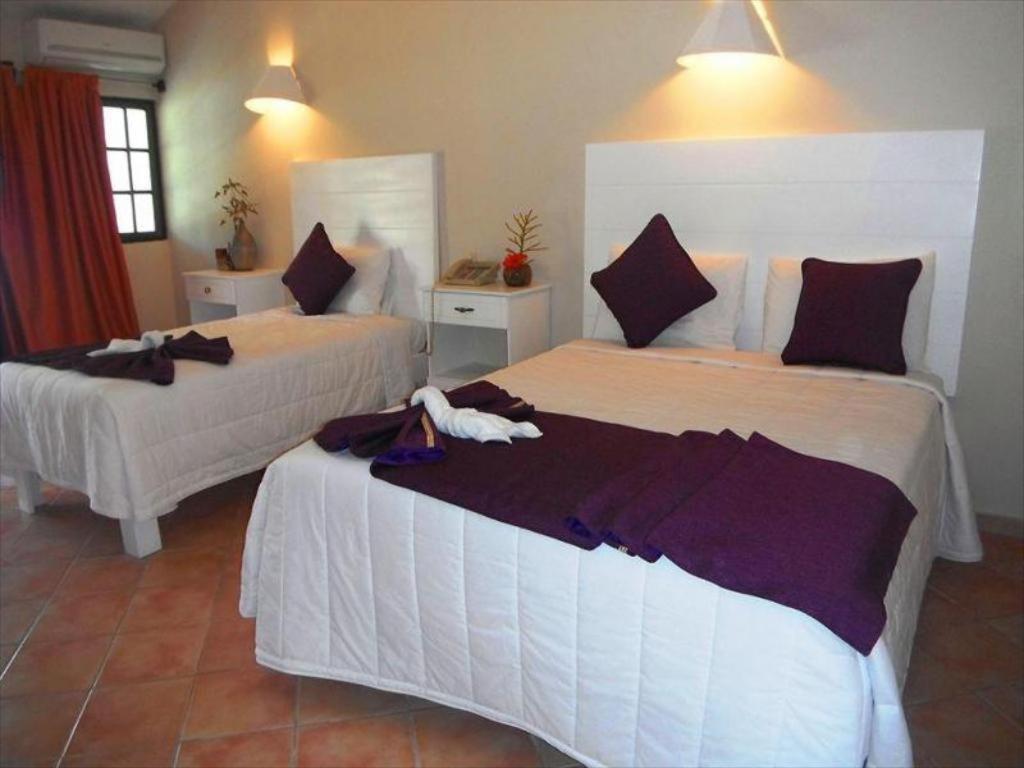 Hotel Bahia Punta Bonita ลาสแตร์เรนาส ภายนอก รูปภาพ