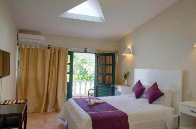 Hotel Bahia Punta Bonita ลาสแตร์เรนาส ภายนอก รูปภาพ