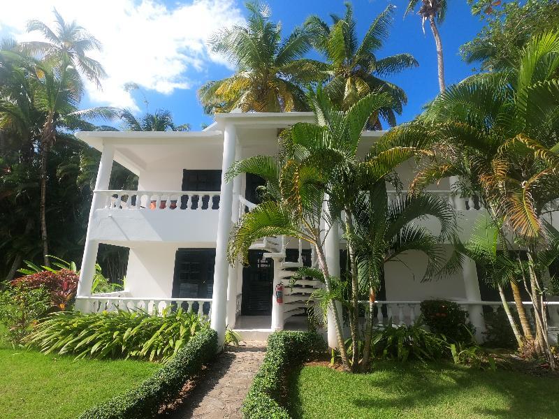 Hotel Bahia Punta Bonita ลาสแตร์เรนาส ภายนอก รูปภาพ
